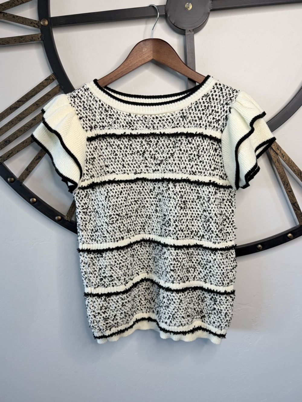 Skies Are Blue Cream and Black Textured Short-Sleeve Knit Top
